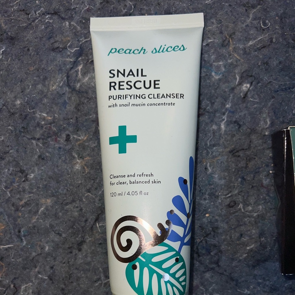 Snail mucin cleanser